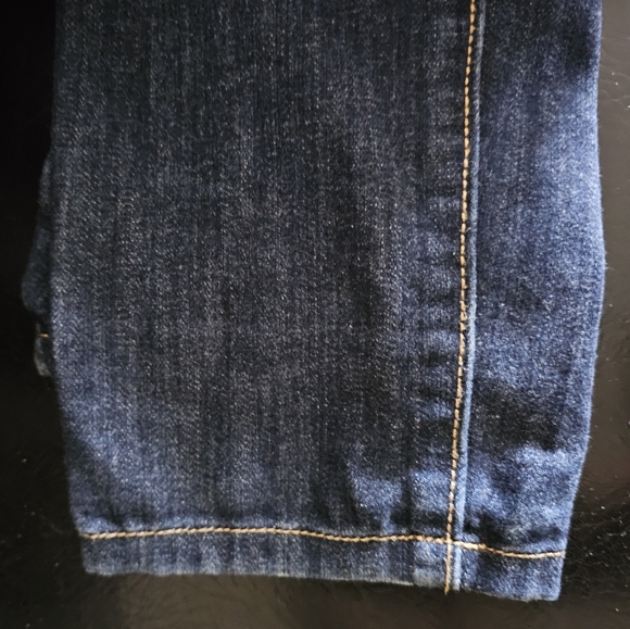 Vera Wang Jeans - Picture 2 of 3